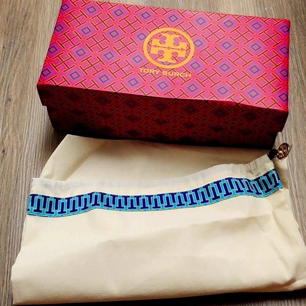 Tory Burch shoe box & shoe dust bag